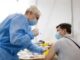 Украинцам заплатят за бустерную вакцинацию