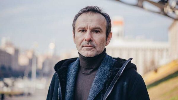 Вакарчук во Львове колядовал с вертепом