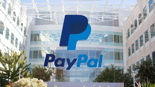 Карточки Приватбанка начали подключать к сервису PayPal Карточки Приватбанка начали подключать к сервису PayPal
