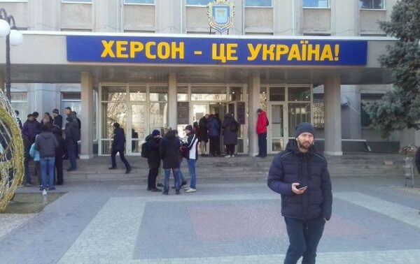 В Херсоне два дня идут бои: названо число погибших В Херсоне два дня идут бои: названо число погибших