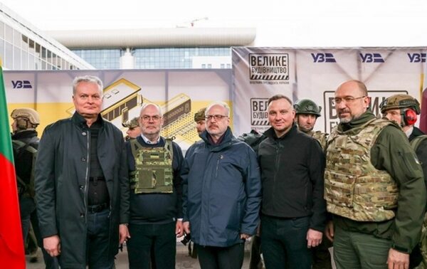 В Киев прибыли лидеры Польши и стран Балтии В Киев прибыли лидеры Польши и стран Балтии