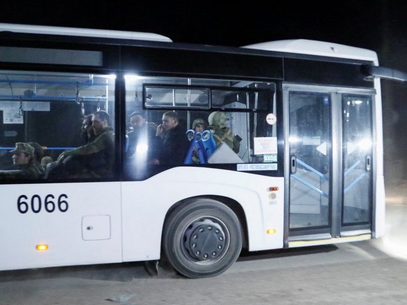 З «Азовсталі» вивезли українських бійців, — ЗМІ
