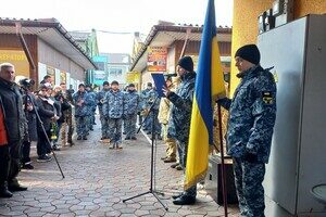 В Одессе открыли мемориальную доску погибшему защитнику Украины В Одессе открыли мемориальную доску погибшему защитнику Украины