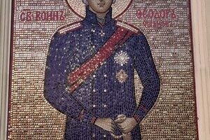 В Одессе стену за постаментом памятника Суворову завесили баннером против РПЦ В Одессе стену за постаментом памятника Суворову завесили баннером против РПЦ