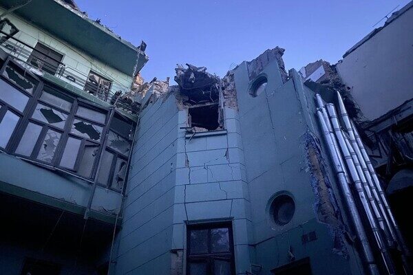 Разрушены собор и жилые дома, есть погибший и раненые: подробности ночной атаки на Одессу Разрушены собор и жилые дома, есть погибший и раненые: подробности ночной атаки на Одессу