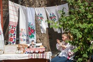 Борщ с бычками у библиотеки и концерт в Горсаду: как одесситы отмечали День независимости Борщ с бычками у библиотеки и концерт в Горсаду: как одесситы отмечали День независимости