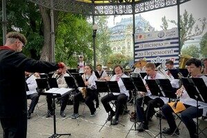 Борщ с бычками у библиотеки и концерт в Горсаду: как одесситы отмечали День независимости Борщ с бычками у библиотеки и концерт в Горсаду: как одесситы отмечали День независимости