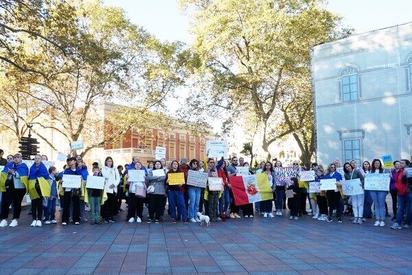 Одесситы снова вышли на протест против неуместных во время войны тендеров Одесситы снова вышли на протест против неуместных во время войны тендеров