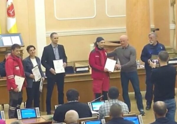 В Одессе наградили Дарт Вейдера: он стал добровольцем по гражданской защите В Одессе наградили Дарт Вейдера: он стал добровольцем по гражданской защите