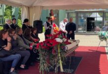 Погибли от российского удара: в Одессе простились с проректором МГУ Борисом Васильевым и собакой Кетти