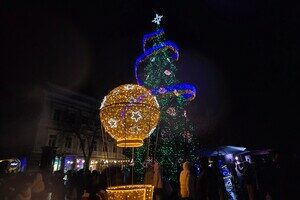 В Одессе открыли главную елку города: фотоотчет В Одессе открыли главную елку города: фотоотчет