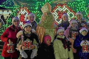В Одессе открыли главную елку города: фотоотчет В Одессе открыли главную елку города: фотоотчет