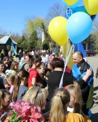Был в плену более тысячи дней: в Одесскую область вернулся защитник Украины