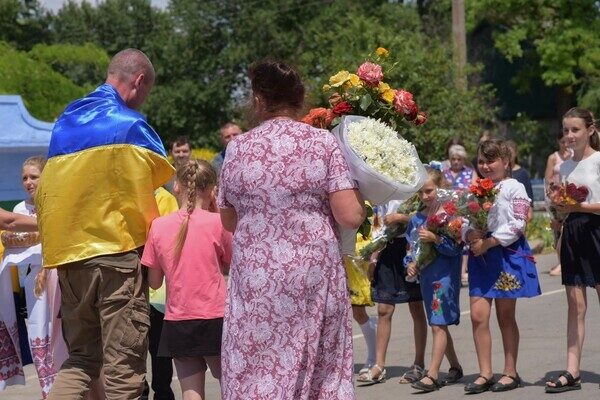 На Одесчину после почти двух лет плена вернулся защитник Украины На Одесчину после почти двух лет плена вернулся защитник Украины