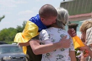 На Одесчину после почти двух лет плена вернулся защитник Украины На Одесчину после почти двух лет плена вернулся защитник Украины