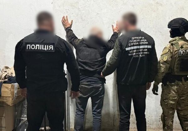 Планировал доставить в Европу 15 килограммов героина: в Одессе задержали наркокурьера Планировал доставить в Европу 15 килограммов героина: в Одессе задержали наркокурьера