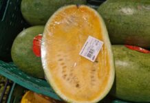 В одесском супермаркете продают желтый арбуз: сколько стоит экзотика