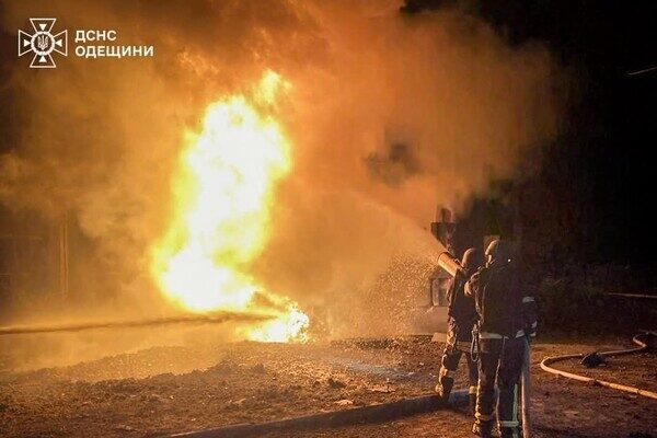 Ночной удар по югу Одесчины: есть повреждение депо и пострадавший (обновлено) Ночной удар по югу Одесчины: есть повреждение депо и пострадавший (обновлено)