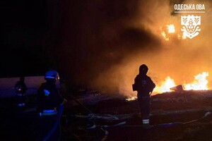 Ночной удар по югу Одесчины: есть повреждение депо и пострадавший (обновлено) Ночной удар по югу Одесчины: есть повреждение депо и пострадавший (обновлено)