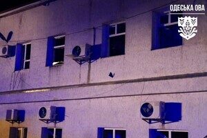 Ночной удар по югу Одесчины: есть повреждение депо и пострадавший (обновлено) Ночной удар по югу Одесчины: есть повреждение депо и пострадавший (обновлено)