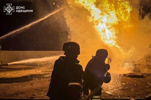 Ночной удар по югу Одесчины: есть повреждение депо и пострадавший (обновлено) Ночной удар по югу Одесчины: есть повреждение депо и пострадавший (обновлено)