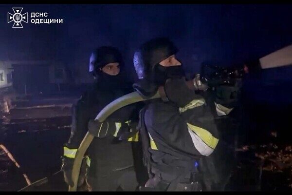 Ночной удар по югу Одесчины: есть повреждение депо и пострадавший (обновлено) Ночной удар по югу Одесчины: есть повреждение депо и пострадавший (обновлено)