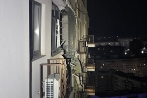 РФ нанесла удар по многоэтажке в Одесском районе: пострадал мужчина РФ нанесла удар по многоэтажке в Одесском районе: пострадал мужчина