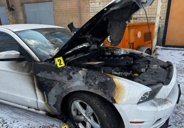 В центре Одессы горел Ford Mustang: кто и зачем поджег элитное авто В центре Одессы горел Ford Mustang: кто и зачем поджег элитное авто