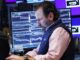 Нефть дорожает, рынки падают