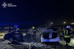 В Одесском районе после ДТП горели автомобили: погиб человек, есть пострадавшие В Одесском районе после ДТП горели автомобили: погиб человек, есть пострадавшие